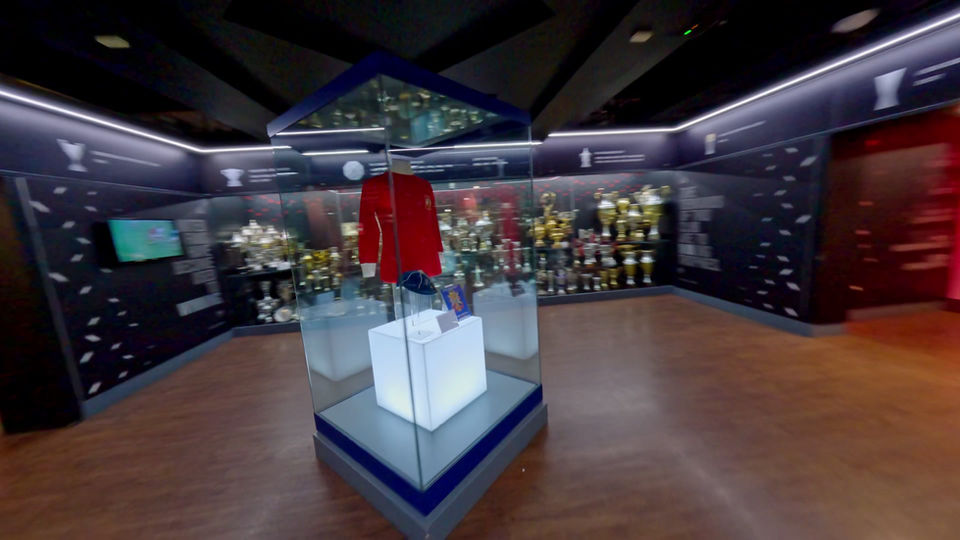 #305 - Manchester United Museum Tour